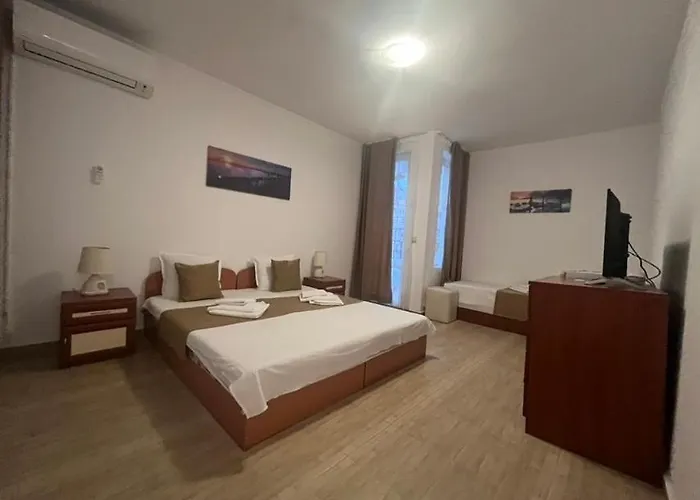 Gasthuis Canavan's Ravda