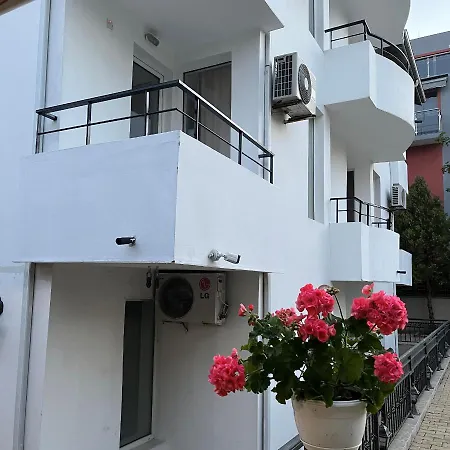 Vendégház Хотел Canavan'S - Beach In 2 Minutes, Free Parking And Wifi 4*