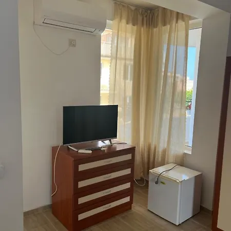 Vendégház Хотел Canavan'S - Beach In 2 Minutes, Free Parking And Wifi 4*