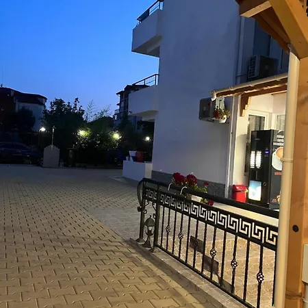 Vendégház Хотел Canavan'S - Beach In 2 Minutes, Free Parking And Wifi