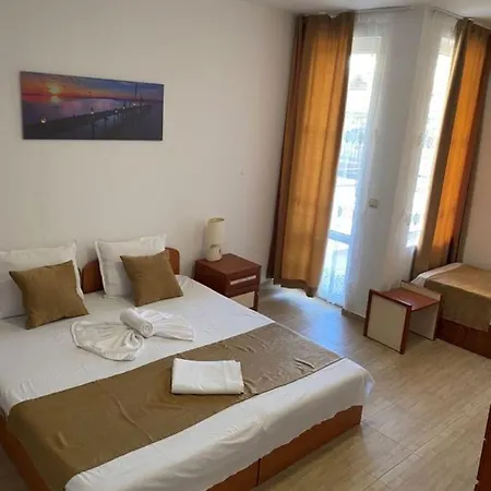 Хотел Canavan'S - Beach In 2 Minutes, Free Parking And Wifi 4*