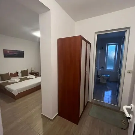 Vendégház Хотел Canavan'S - Beach In 2 Minutes, Free Parking And Wifi Ravda