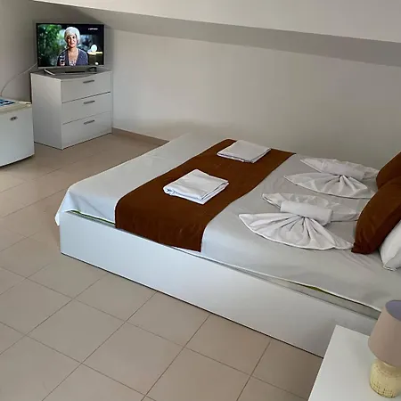 Vendégház Хотел Canavan'S - Beach In 2 Minutes, Free Parking And Wifi 4*
