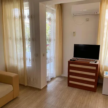 Хотел CANAVAN'S - beach in 2 minutes Gasthof 4*