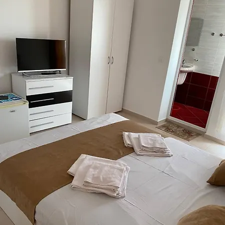 Хотел Canavan'S - Beach In 2 Minutes, Free Parking And Wifi Ravda