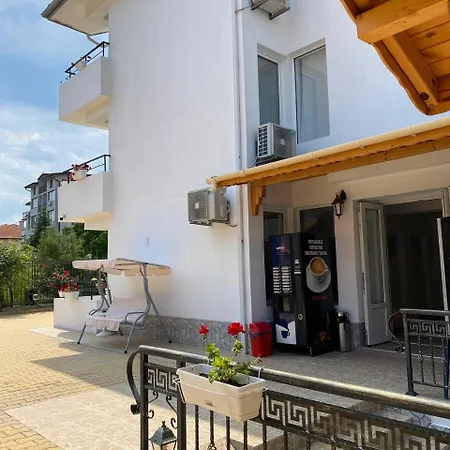 Хотел Canavan'S - Beach In 2 Minutes, Free Parking And Wifi Vendégház