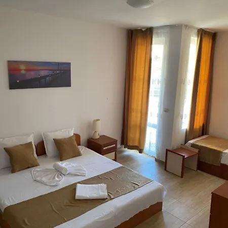 Хотел Canavan'S - Beach In 2 Minutes, Free Parking And Wifi 4*