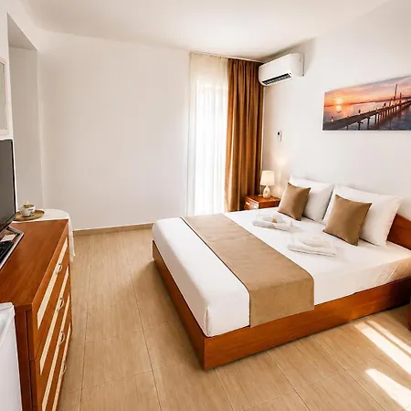 Pensión Canavan's - - 200 Meters Away, Free Parking And Wifi 4*